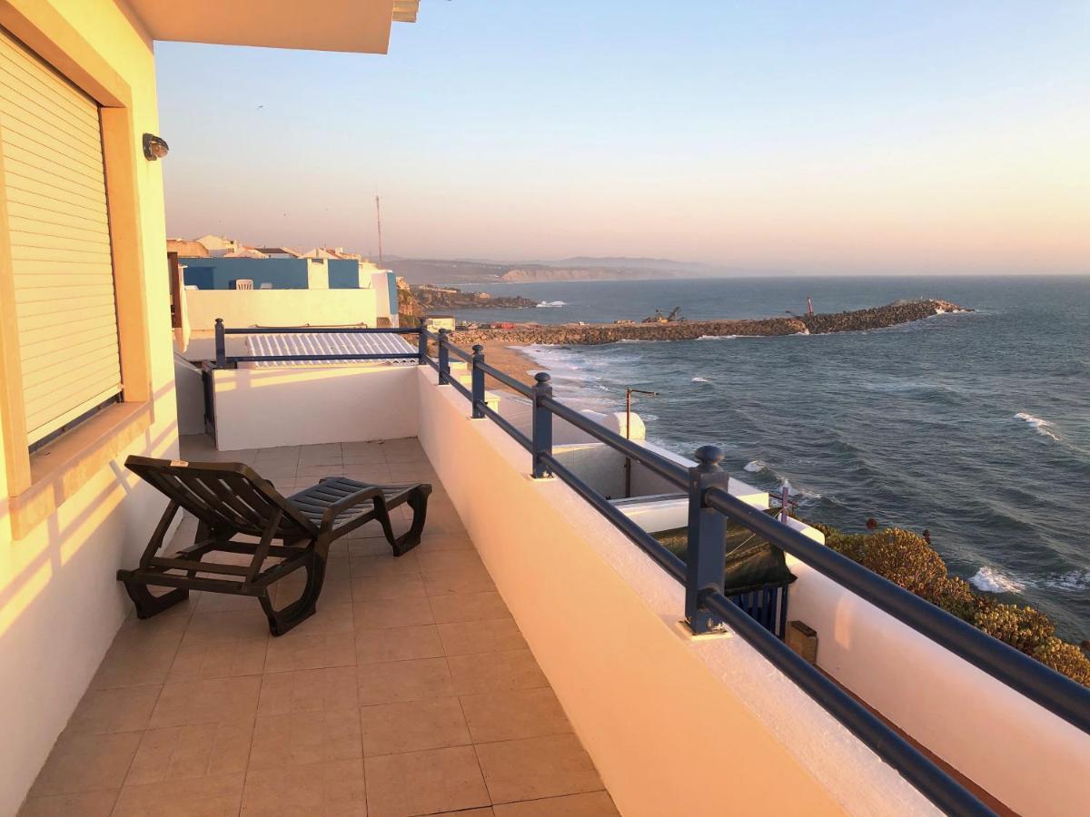 Cliff House Next To Beach 에리세이라 외부 사진
